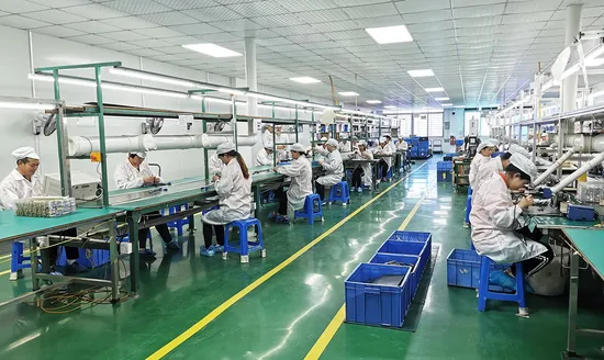 Produttore Prezzo di fabbrica OEM ODM Cavo di prolunga USB tipo C ad angolo alto/basso/sinistra/destra con foro per montaggio a pannello a vite